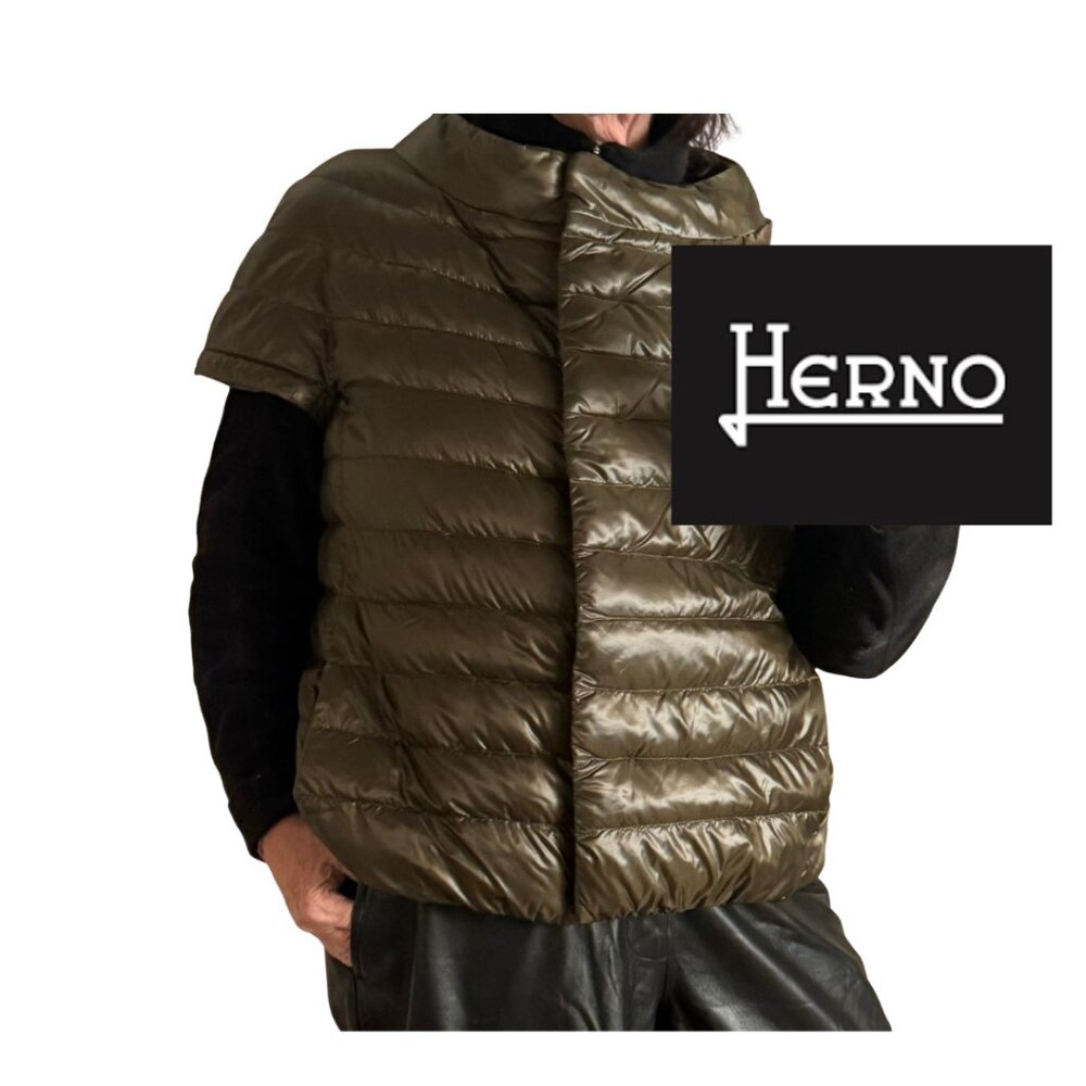Classic Herno Emilia Cap Sleeve Light Weight Down Vest Green/brown size 48